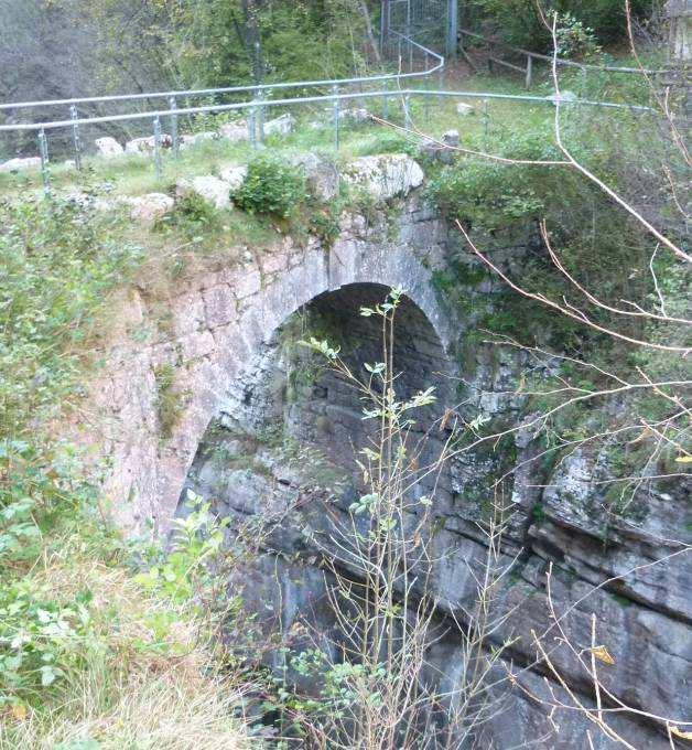 N. 164 Ponte Balandino (stile romano) Storico Culturale Stenico Comano terme Forra Limarò Storico e culturale, realizzato nel 1848; turistico e paesaggistico; consente visuale su inizio Forra Limarò