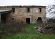 oltre bagno principale, bagno di servizio, grande ripostiglio, piccolo ripostiglio e due disimpegni. Mq. 92,2 mq (sup. lorda di 104,2 mq circa), oltre terrazza di circa 17,2 mq e balcone di 3,2 mq.