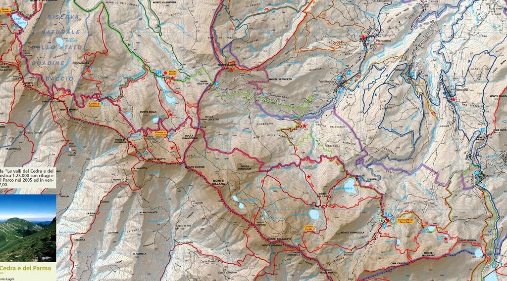 della zona: i segni dell ultima glaciazione, che si manifestano nelle varie pozze temporanee, nelle diverse torbiere e nei numerosi laghi che punteggiano il comprensorio, facendo di queste vallate