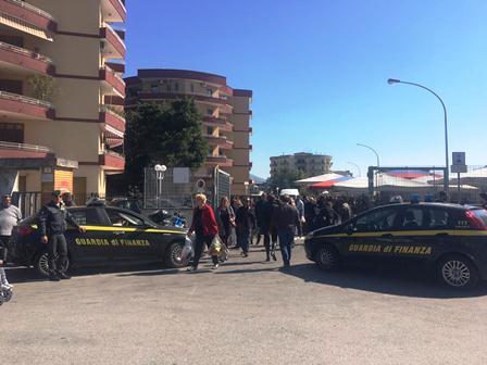 un anno prima in quanto adibito ad opificio clandestino per la produzione di capi d abbigliamento con marchi falsi.