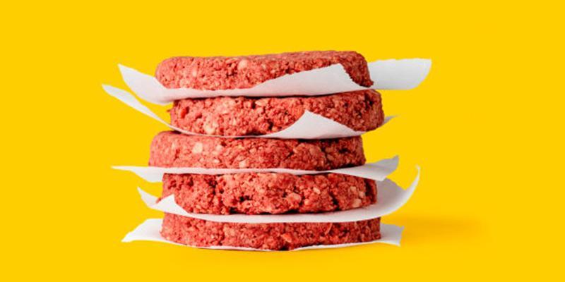 Impossible Foods sostiene che per produrre un suo hamburger emette l 87% di gas serra in meno rispetto a un hamburger di bovino, usa il 75% di acqua in meno ed il 95% per cento di terra in meno.