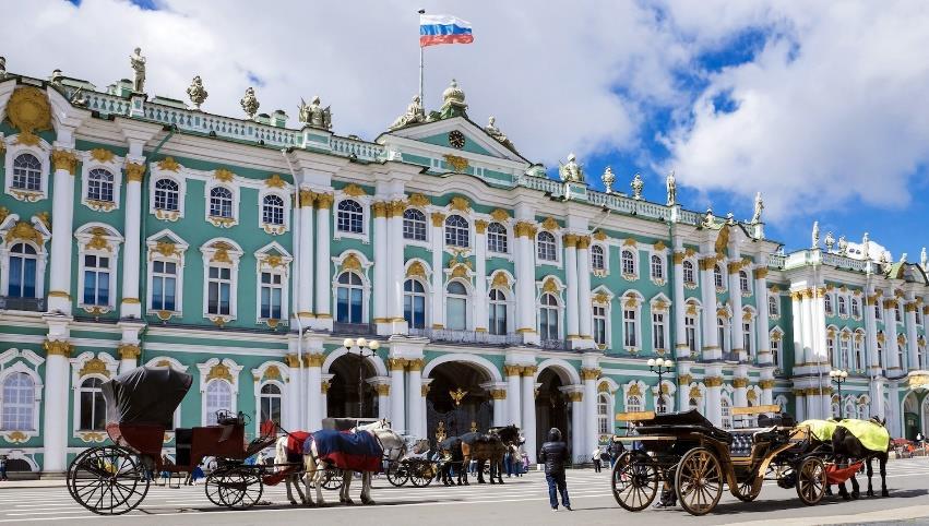 3 Giorno 14 agosto : SAN PIETROBURGO Mattina escursione di 4h a Tsarskoe Selo (Pushkin) con bus riservato e guida in italiano (ingresso Parco e Palazzo di Caterina incluso) 24 km da San Pietroburgo,