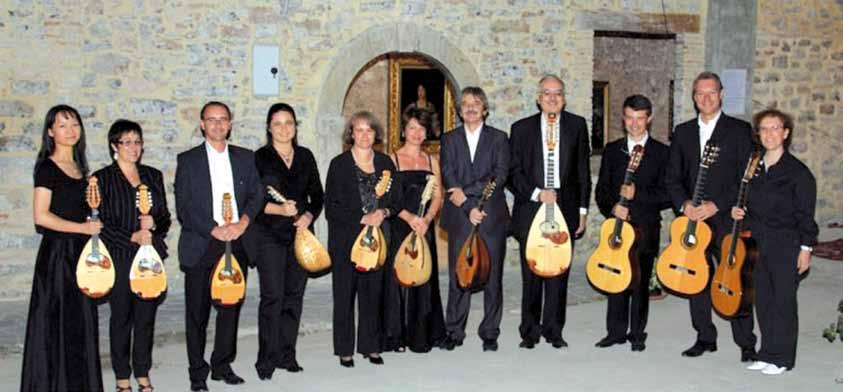 domenica 26 giugno - 19.15 Museo del Cenedese - ORCHESTRA ARMONIE IN PIZZICO - Brescia Il gruppo si è costituito nel maggio del 2010 ed è attualmente composto da 12 musicisti.