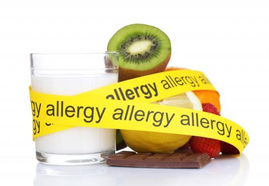 Allergie alimentari: cosa sono (1) Definizione Reazione del sistema immunitario, causata da una anomala reazione immunologica mediata da anticorpi della classe IgE, che