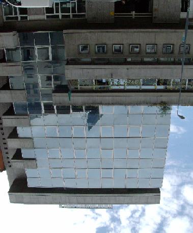 piazzale Loreto - via Porpora fronte Porpora CARATTERISTICHE EDIFICIO Esempio di architettura moderna a Milano.