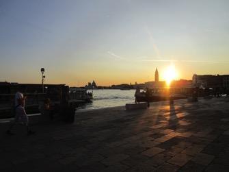 Abbiamo camminato un sacco anche perché a Venezia non ci sono le auto e si viaggia solo con i vaporetti, altro aspetto particolare, ma non sempre comodo.