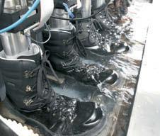 Impermeabilità durevole nel tempo Le calzature GORE-TEX devono resistere fino a 300.