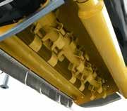 belt tightener Slitte laterali regolabili Adjustable side skids Coltelli a paletta Shovel blades 3 Rotore con martelli