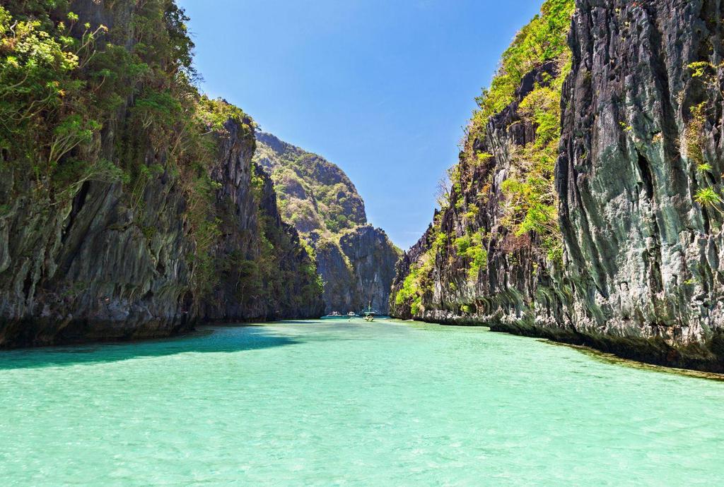 La Natura qui è stata veramente molto generosa e ci ha regalato paesaggi mozzafiato, lagune segrete, grotte, laghi nascosti e