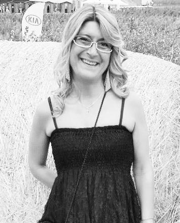 ITALIAN FOOD ACADEMY CHIARA CAPRETTINI Giovane sommelier e scrittrice torinese; due anni fa avvia il foodblog, NORDFOODOVESTEST, dove scrive e soprattutto racconta di piccoli e grandi produttori e