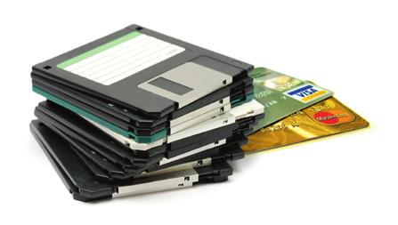 su Supporti Magnetici: Carte di Credito, Floppy Disk, Carta di Identificazione, Cassetta a nastro Magnetico, ecc.