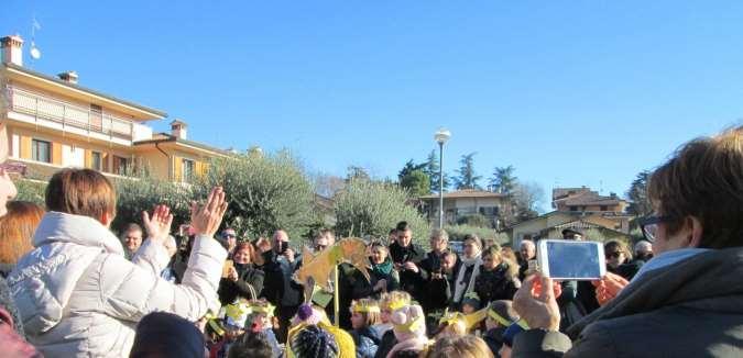 FESTA DI NATALE (per tutti i bambini): in collaborazione con il coro l Eco dei cantadori le docenti insegnano ai bambini i canti natalizi tipici della tradizione popolare per poi riproporli,