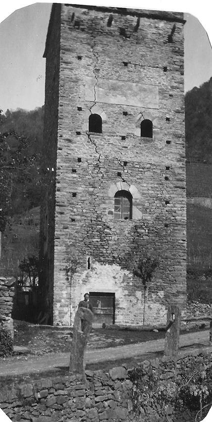 La Torre Fiorenzana in una fotografia del 1928 (Museo Moesano). La Torre Fiorenzana è un tipico esempio di torre abitativa, un tipo di residenza prediletto nel basso Medioevo dalle famiglie signorili.