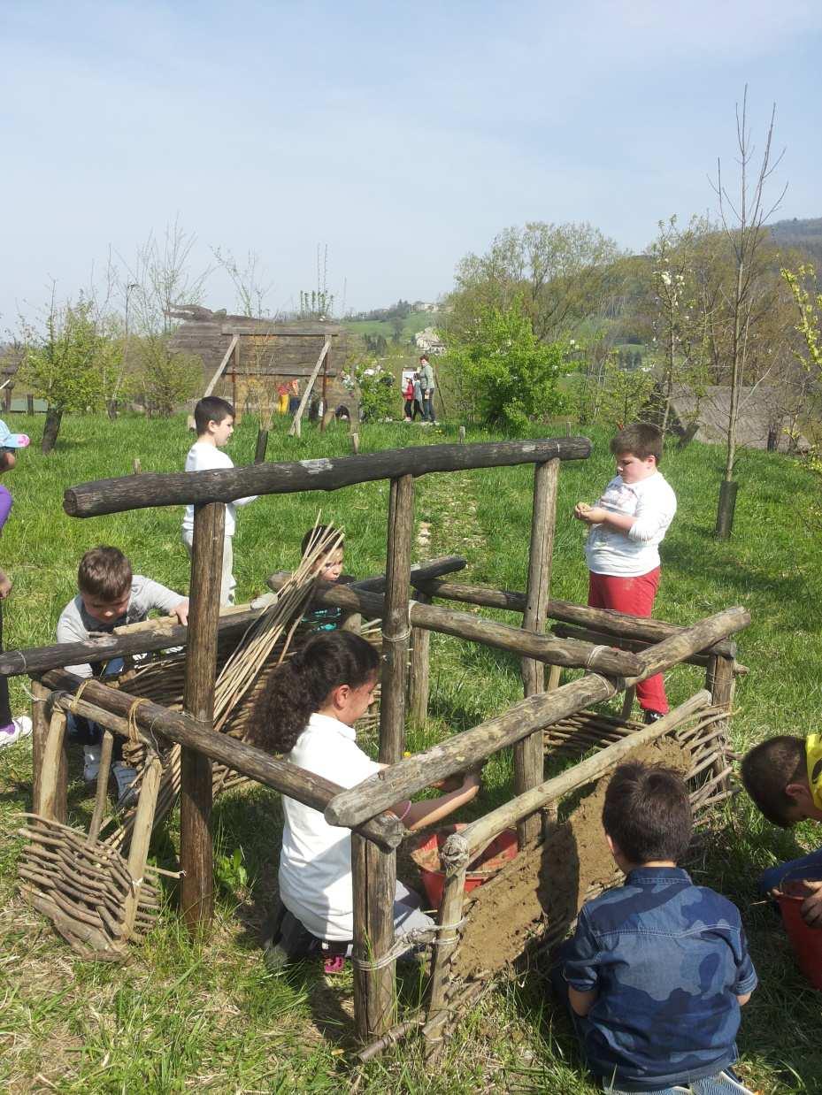 MODALITA DELLE PROPOSTE 2016 I TEMPI E I COSTI Il percorso può svolgersi: nell'arco di una mezza giornata con la possibilità di usufruire dell'area ristoro per pranzare, al costo di 8 a partecipante;