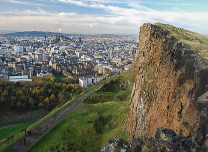 di trasferimento a Leith con bus pubblici per una birra nel caratteristico quartiere del porto Sera: cena e