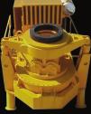 La rotary meccanica è composta da: " una struttura superiore dove sono installati la tavola rotary, convertitore di coppia e il motore diesel; " supporto di base smontabile completo di martinetti