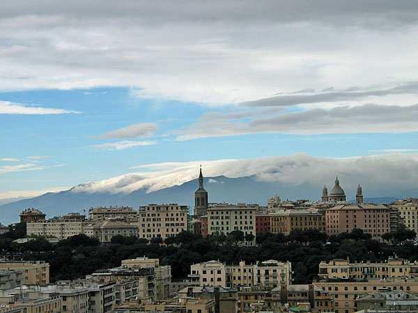 CLIMATOLOGIA a cura di: Luca Onorato Centro Funzionale Meteo Idrologico di Protezione Civile della Regione Liguria (CFMI-PC di ARPAL) Ritorno dai Balcani sul Golfo Ligure: l evento del settembre