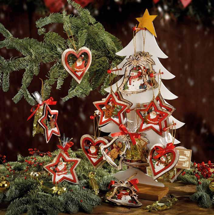 Confezionati con torroncini morbidi The small hanging Santa Claus and snowmen on ski The wooden hanging decorations Pretty fabric Santa Claus and snowman in assorted models on small soft