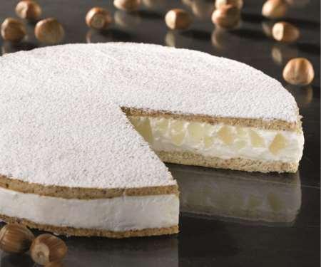 decorata con glassa al cioccolato bianco e lamponi Ricotta e