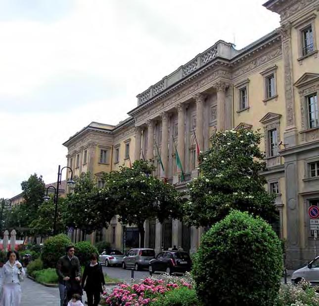 La location/the location La manifestazione si svolgerà nella piazza del Palazzo della Provincia di Bergamo, sorto tra il 1864 e il 1871, sulla base del progetto iniziale redatto dall'ingegnere Savoia