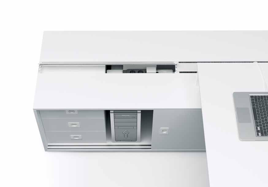 THE OPERATIVE BOX WITH CABLE SYSTEM ALLOWS AN EASY MANAGEMENT of cables in the workstation.