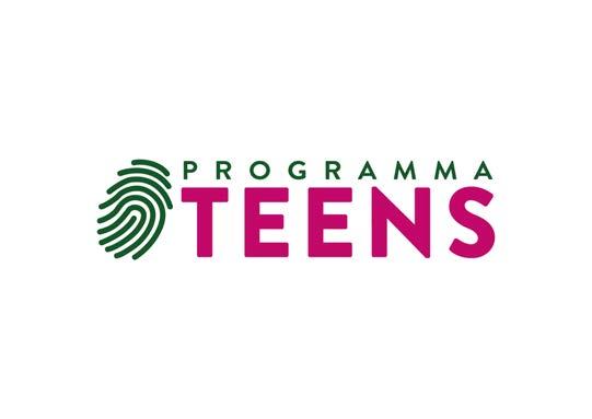 TEENS è il programma didattico, rivolto alle scuole superiori di ogni ordine, che introduce i ragazzi alle tematiche economiche e finanziarie avvicinandoli alla realtà sociale, professionale ed