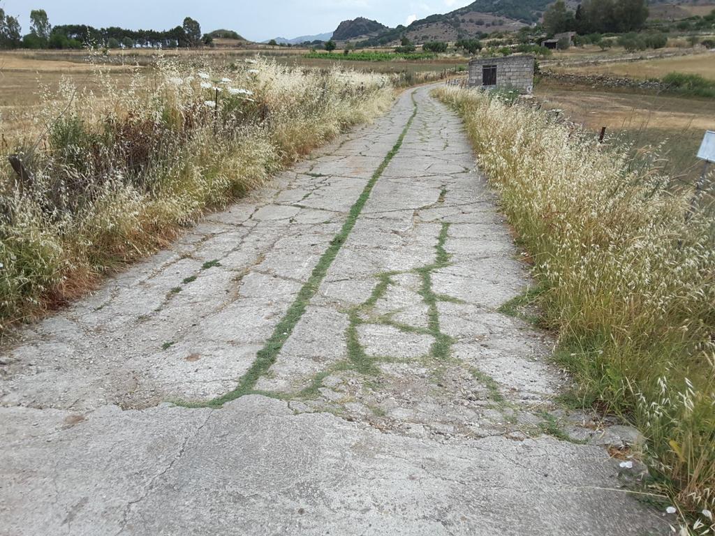 6) Messa in sicurezza strade Intercomunali L intervento riguarda una strada vicinale di collegamento tra l agro del Comune di Mara e quello del Comune di Padria in località Filigosu-MonteOlgo-Rocca