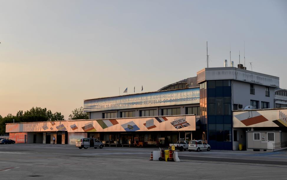 ENTI AEROPORTUALI ENAC Direzione Aeroportuale Emilia - Romagna Tel. +39 051 6479690 Sede di Rimini - tel.