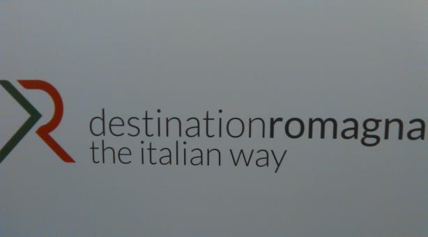 SERVIZI AL PASSEGGERO DESTINATION ROMAGNA Destination Romagna è un tour operator collegato all aeroporto che si occupa di incoming e outgoing organizzando pacchetti turistici per la destinazione