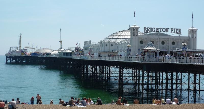 - CORSI DI LINGUA - BRIGHTON, INGHILTERRA Una vacanza studio in questa cittadina è l ideale per scoprire l Inghilterra e la sua tradizione.