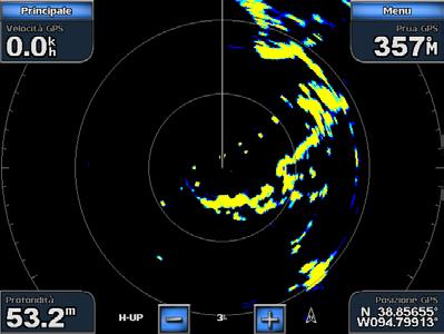 Uso del Radar Informazioni sulla schermata Crociera Utilizzare la schermata Crociera per visualizzare un immagine a pieno schermo delle informazioni radar acquisite.