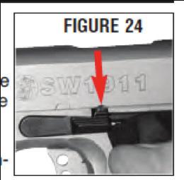 smontaggio sul carrello con l estremità della leva di arresto otturatore, come in fig. 24.