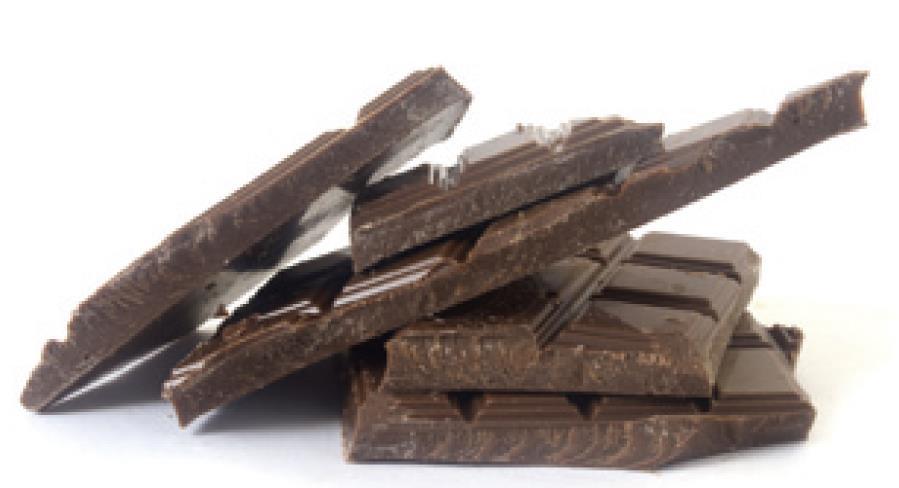 Cioccolato È il prodotto ottenuto miscelando polvere di cacao, burro di cacao, zucchero e altri ingredienti (lecitina, aromi, ecc.
