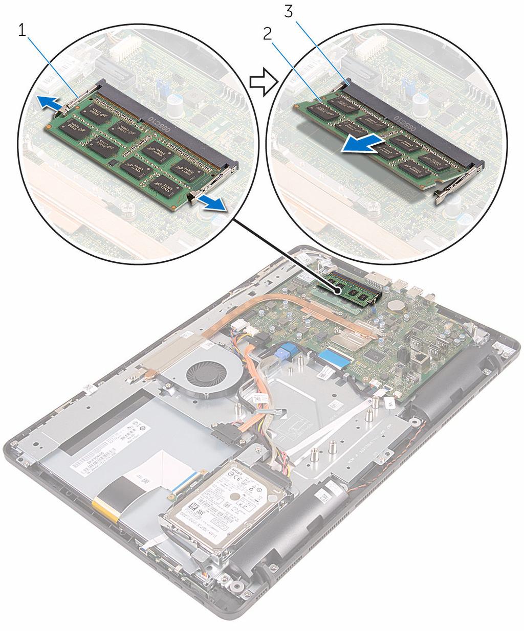 2 Far scorrere e rimuovere il modulo di memoria dal relativo slot.