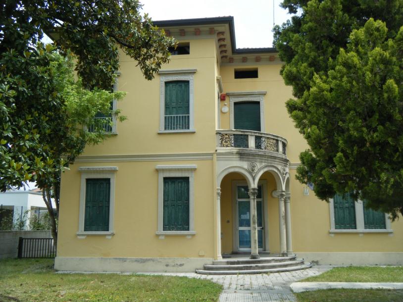 A1 LOCALIZZAZIONE IMMOBILE indirizzo DESTINAZIONE D USO ex scuola materna di via Selvatico via Selvatico 26 N E.1(2) Abitazioni adibite a residenza con occupazione saltuaria COD.