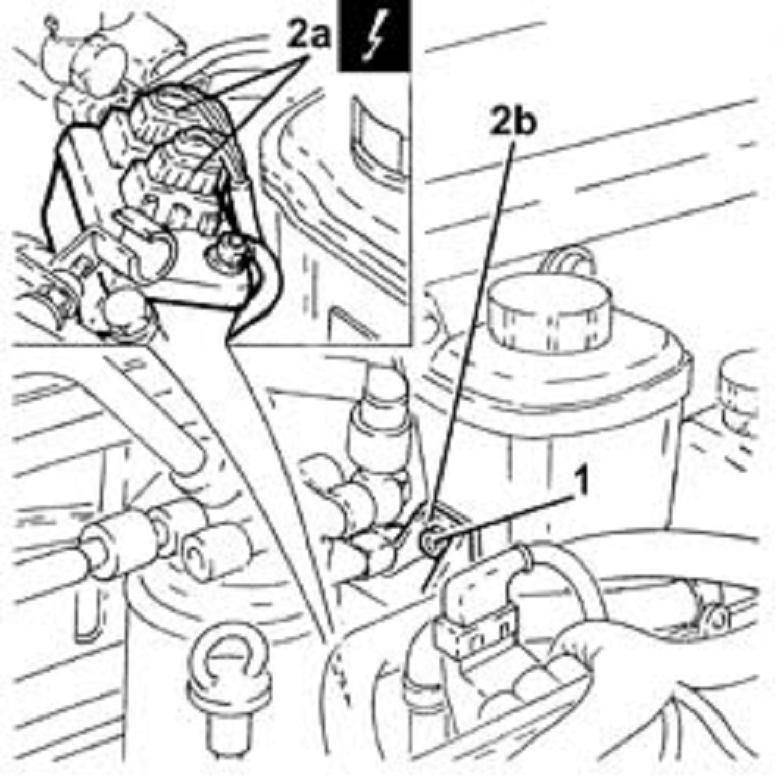 candelette Vedere M15 CENTRALINA PRERISCALDO CANDELETTE - Rimuovere il tappo del serbatoio liquido servosterzo ed aspirare il liquido