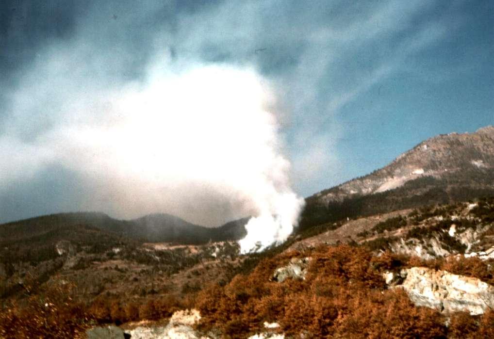 Il COLORE BIANCO del fumo ci da indicazione che è presente al suolo una