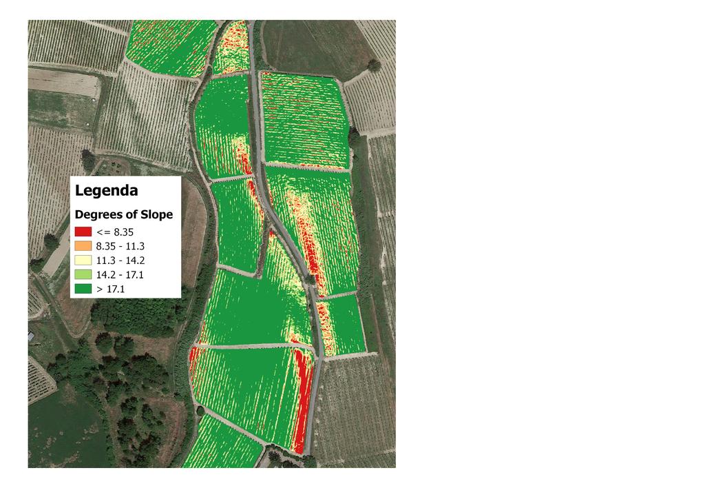 Slope Map - rappresentare la pendenza delle superfici 3 La Slope map è una rappresentazione a colori della pendenza delle superfici, generata dal DTM.