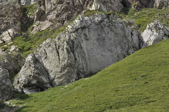 6 - Sieben Zwerge Settore situato in terreno austriaco che gode di una vista privilegiata sul lago Volaia, presenta degli itinerari brevi e particolarmente impegnativi su buchi e tacche minimali,