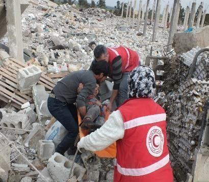 il terzo massacro degli attacchi aerei turchi 23 \ 1 \ 2018: Le forze turche insieme al cosiddetto esercito libero e altre bande hanno bombardato con armi pesanti i civili nel distretto di Jendayrs