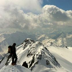 il fattore di caduta. - La corda doppia: preparazione - recupero. - La progressione in cordata: analisi della progressione della cordata e della sicurezza su terreno alpinistico.