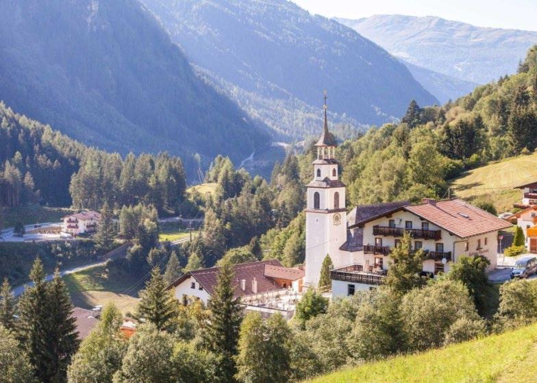Situato nel cuore della valle, Sankt Leonhard im Pitztal (1350 m. slm) offre un panorama mozzafiato sulla cima del Wildspitze, la montagna più alta del Tirolo (3774 metri).
