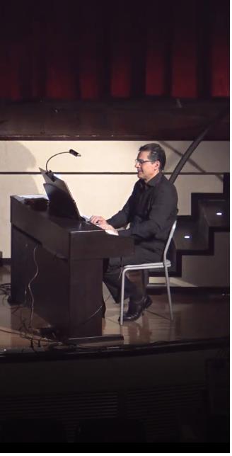 ROBERTO ALBINI PIANOFORTE Si diploma in pianoforte presso il conservatorio G. Verdi di Milano con il M E. Esposito perfezionandosi successivamente presso lo stesso Istituto.