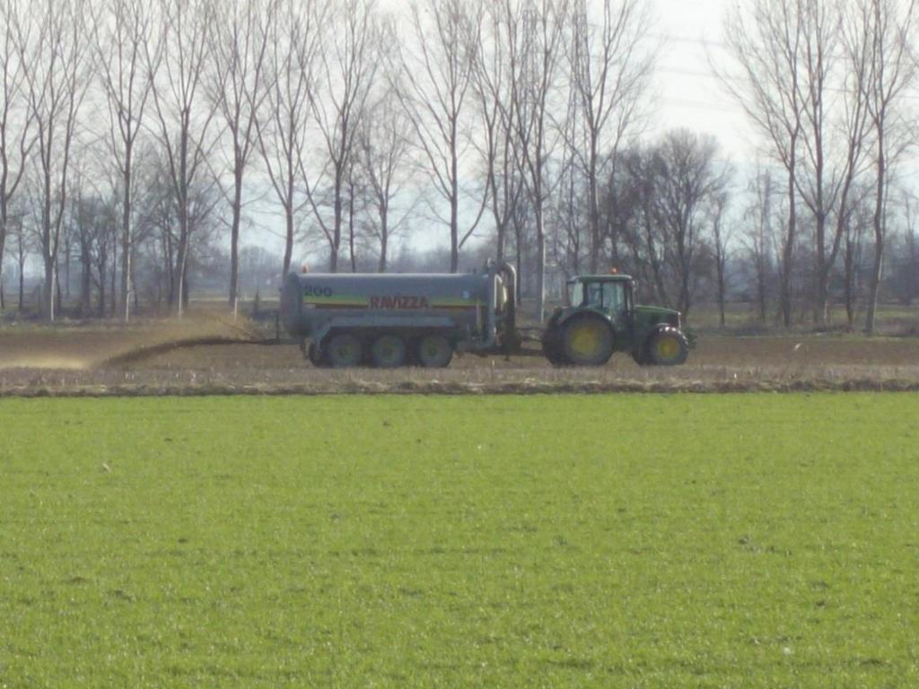 Aspetto tecnico agronomico La tecnica: piatto deviatore con interramento entro 4 h Azienda reale bovini da latte Distribuzione 95 mc/ha