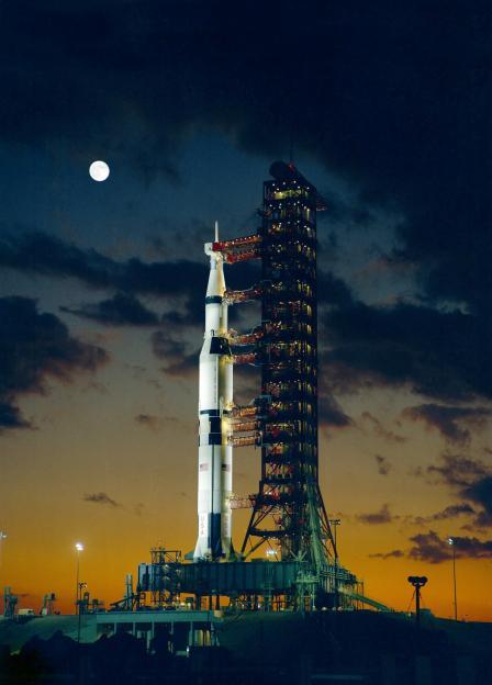 Il razzo Saturn V sulla rampa di lancio
