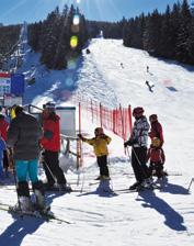 Quest ultimo infatti esalta il fascino dei laghi di Levico e di Caldonazzo e lo splendore del paesaggio tra i boschi e le larghe distese coperte di neve.