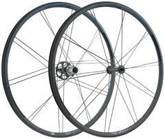 ALLOY CARBON CLINCHER. DISC ELAN Ultraleggere, pronte per gare ed allenamenti - È sempre bello quando la tua ruota da combattimento è Elan. È come guidare per vicoli con una Ferrari.