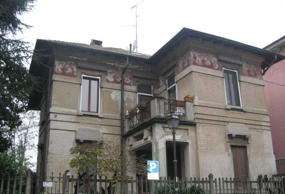 14. EDIFICIO VIA CAVOUR 24 Foto 1: Vista da via Cavour Vincolo - Inizio XX secolo Ubicazione