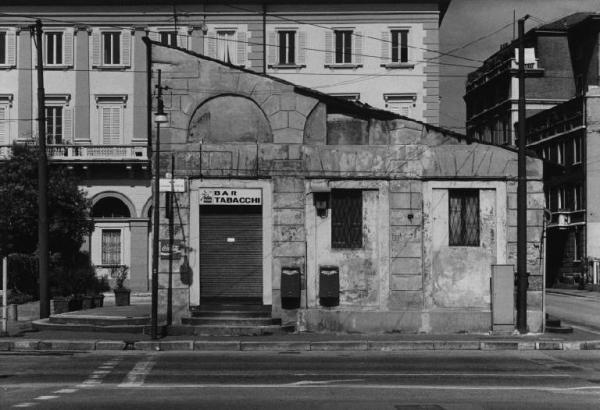 Milano - incrocio viale Pasubio e via Melchiorre Gioia - edifici Basilico, Gabriele Link risorsa: http://www.lombardiabeniculturali.