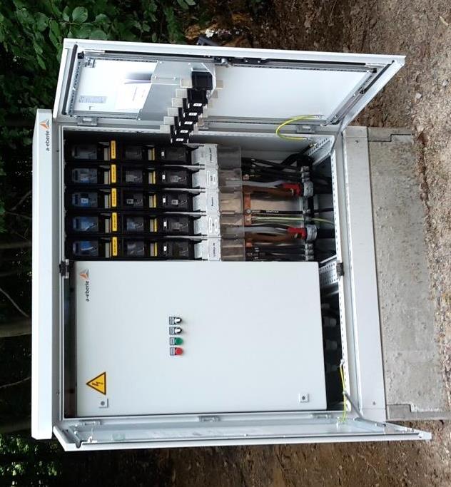 Dati tecnici Sistema di regolazione BT LVRSys Installazione per ambienti esterni 1 Campo di potenza: 7,5 kva fino a 630 kva 1 Regolazione: singolo o trifase 1 Campo di regolazione: ± 6 %, ± 8 %, ± 10